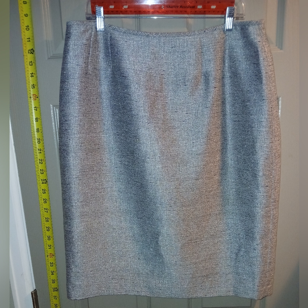 Kasper Women's size 14 Long Rise Skirt